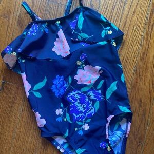 🌿3/$10 Old Navy swimsuit